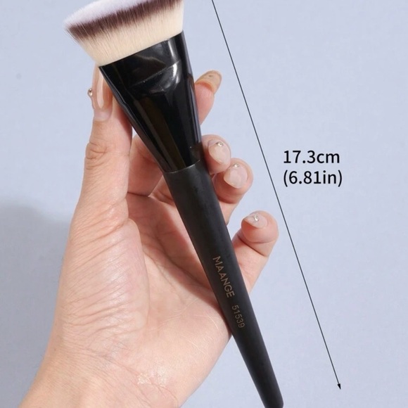 Foundation brush. - Picture 4 of 6
